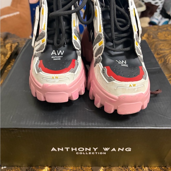 Anthony Wang Gundam sneakers - Picture 2 of 8